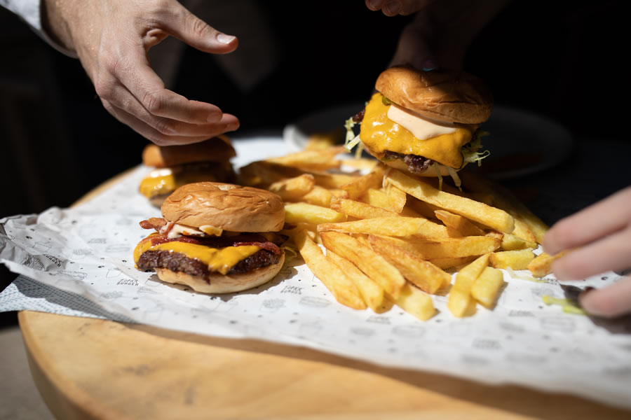 Dark Burger Cuenca Ecuador